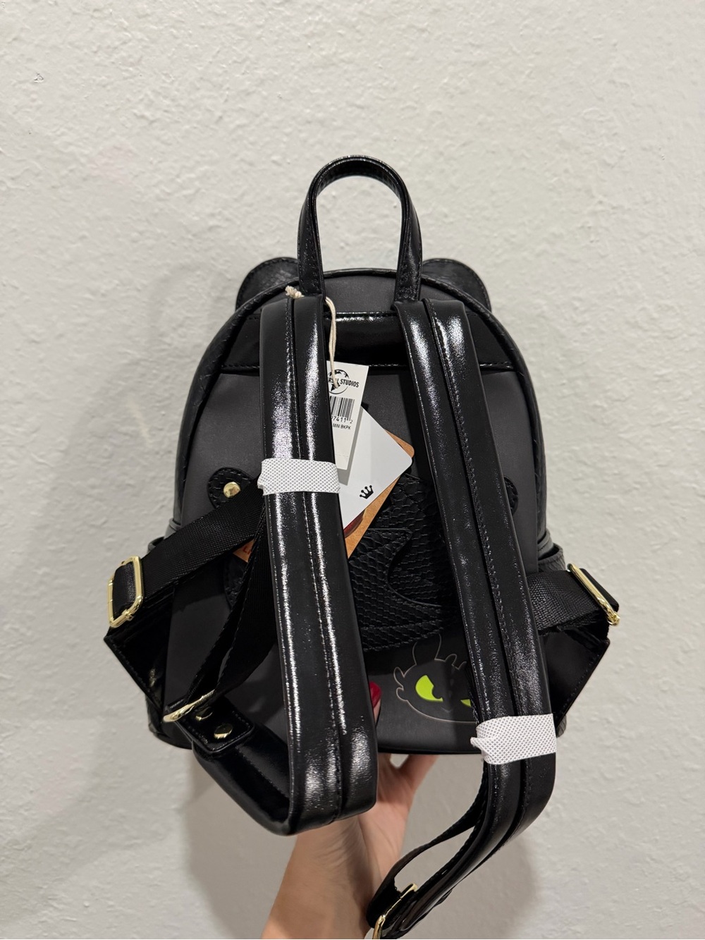 Universal Epic Universe Loungefly Toothless Dragon Backpack & Ears GOLD Limited - Picture 3 of 6